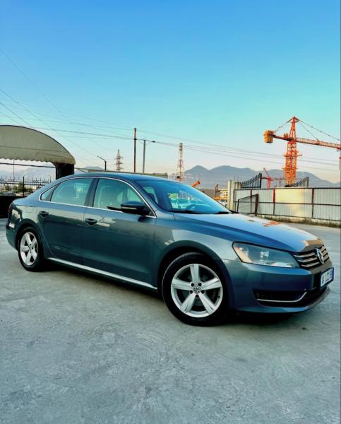 Volkswagen Passat Blue
